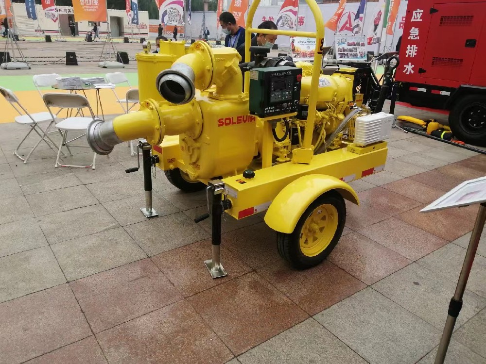 防汛泵车