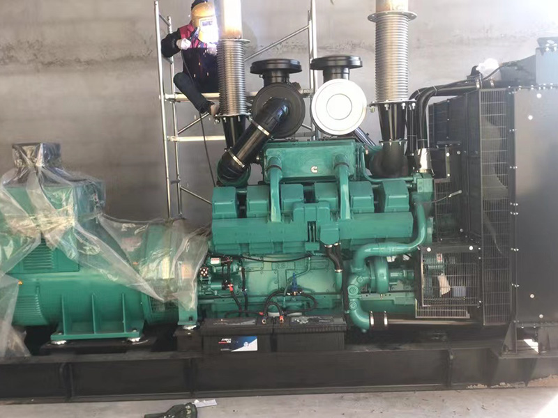 某化工厂750kw发电机组安装